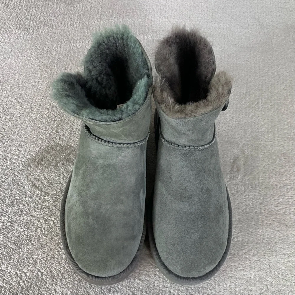 UGG Classic Mini II Boots Womens Size 7‎ Gray Suede Shearling *MISMATCH*
